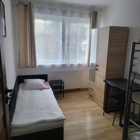 Rooms4Rest Popularna - Private Rooms For Tourists - Atr Consulting Sp, Z O,O, Варшава Екстериор снимка