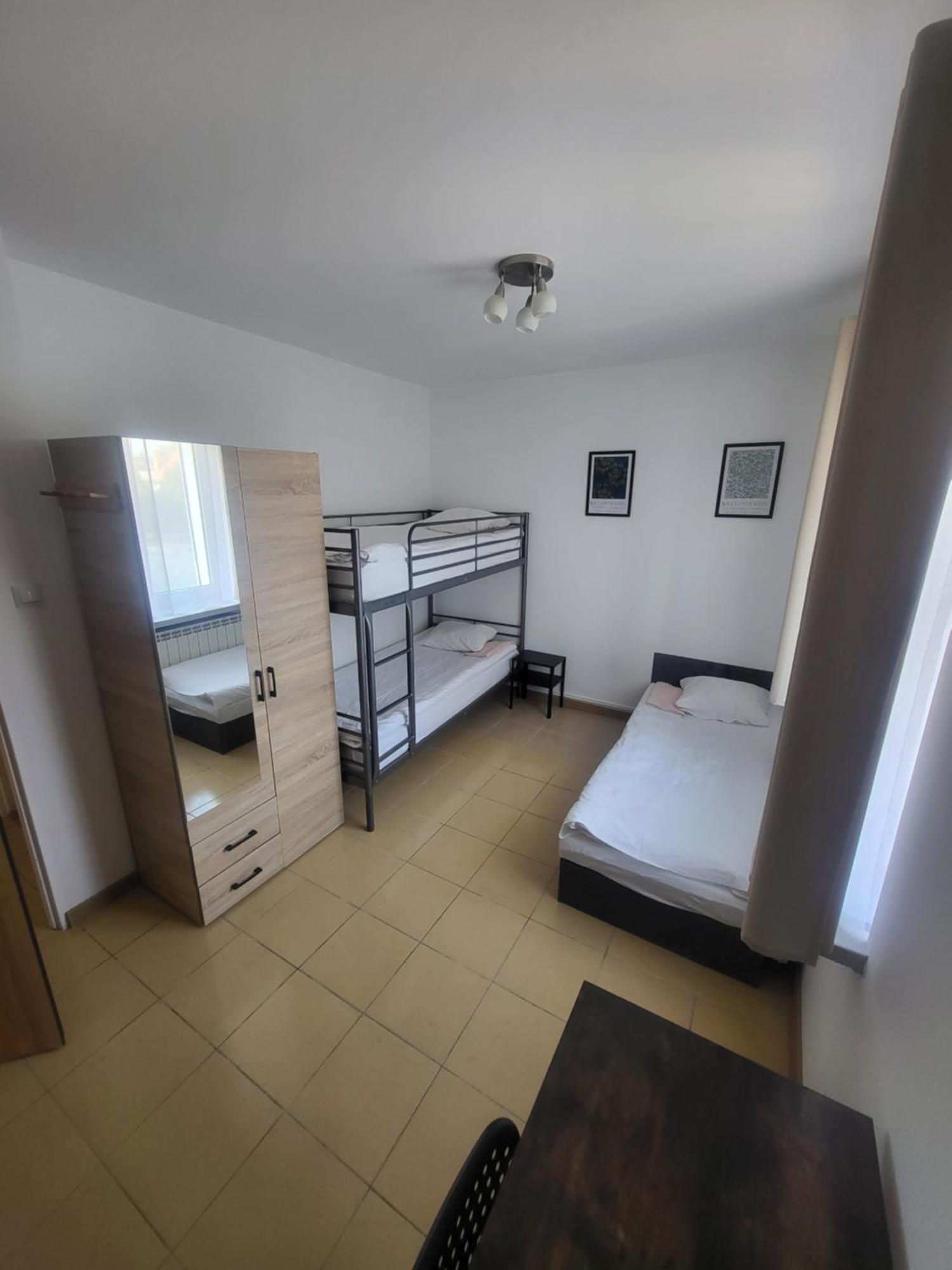 Rooms4Rest Popularna - Private Rooms For Tourists - Atr Consulting Sp, Z O,O, Варшава Екстериор снимка