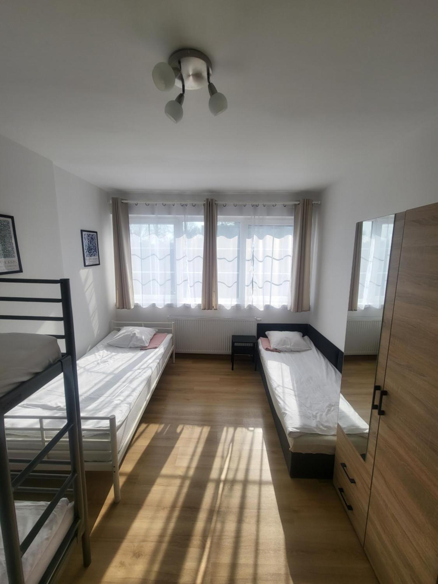 Rooms4Rest Popularna - Private Rooms For Tourists - Atr Consulting Sp, Z O,O, Варшава Екстериор снимка