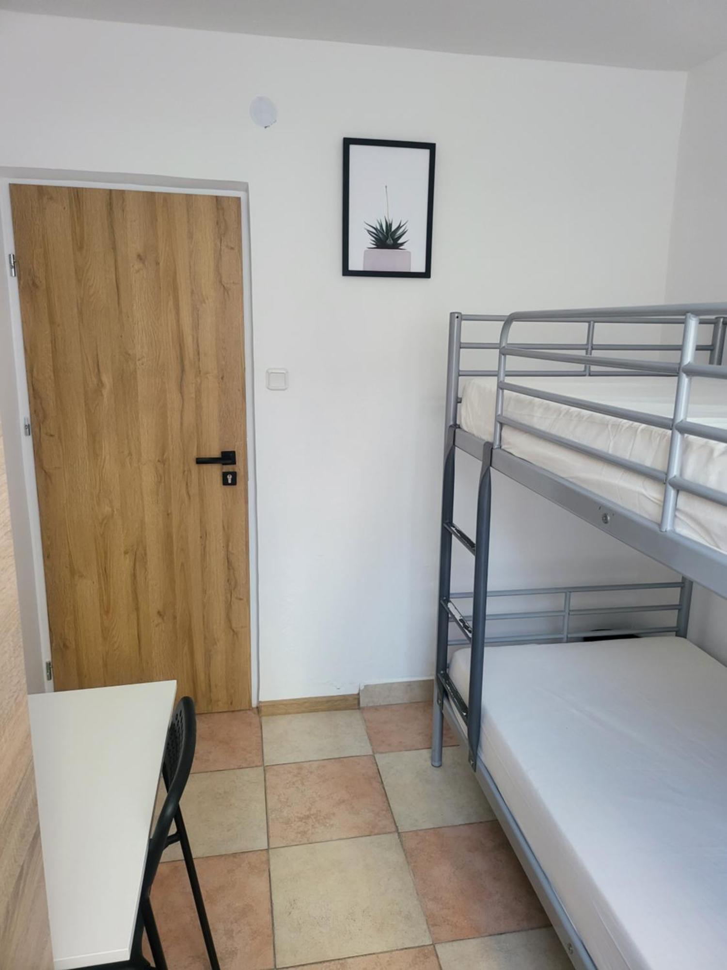 Rooms4Rest Popularna - Private Rooms For Tourists - Atr Consulting Sp, Z O,O, Варшава Екстериор снимка