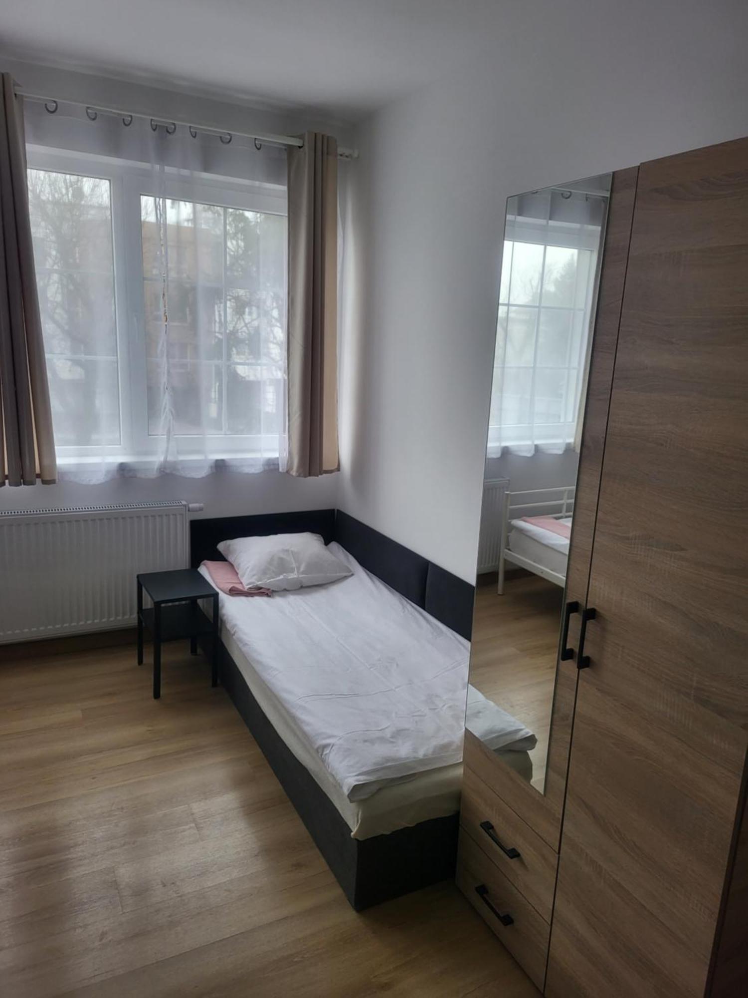 Rooms4Rest Popularna - Private Rooms For Tourists - Atr Consulting Sp, Z O,O, Варшава Екстериор снимка