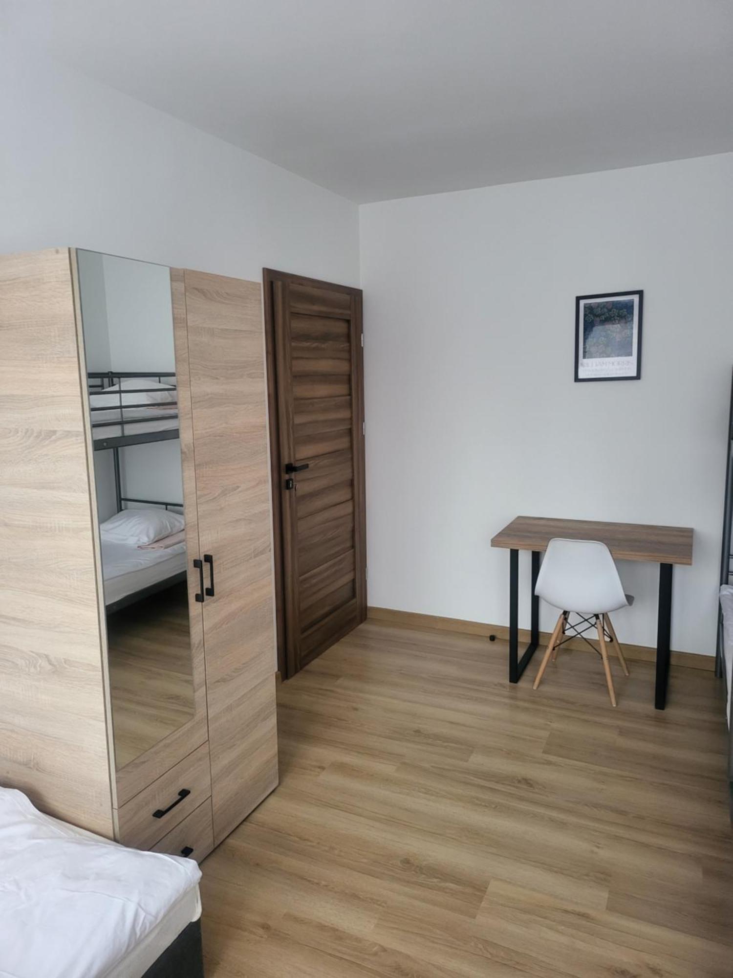 Rooms4Rest Popularna - Private Rooms For Tourists - Atr Consulting Sp, Z O,O, Варшава Екстериор снимка