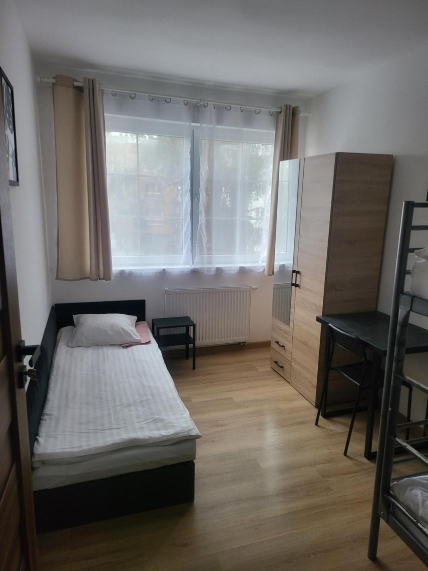 Rooms4Rest Popularna - Private Rooms For Tourists - Atr Consulting Sp, Z O,O, Варшава Екстериор снимка